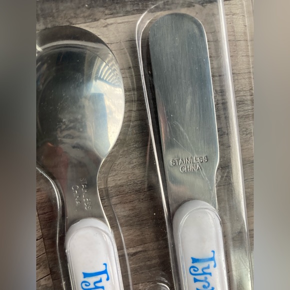 Tyrrell Katz Dinosaur 3-Piece Children’s Cutlery Set - Picture 5 of 6